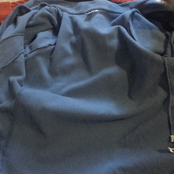 Blue Under Armor zip fleece - Picture 7 of 7